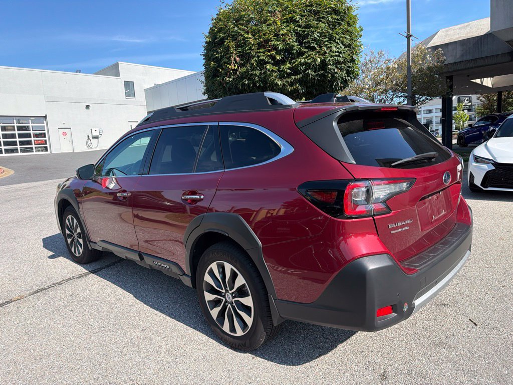 Used 2025 Subaru Outback Touring XT AWD/4WD image 23