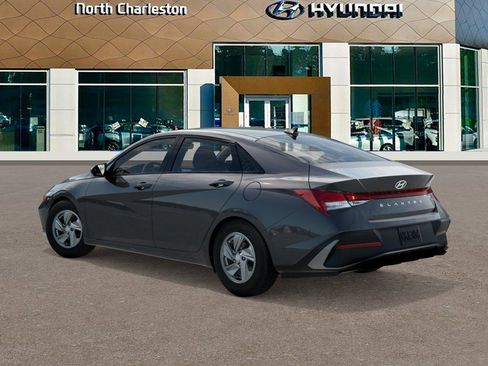 New 2026 Hyundai Elantra SE FWD image 5
