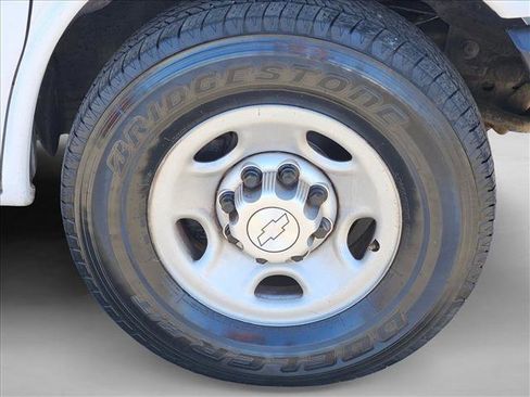 Used 2018 Chevrolet Express 2500 LS RWD image 25