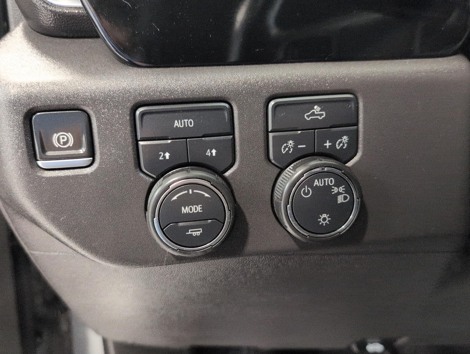 Used 2024 Chevrolet Silverado 1500 LT AWD/4WD image 10