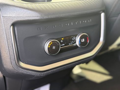 Used 2025 Ford Expedition Max Active RWD image 26