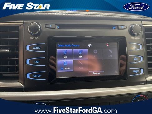 Used 2016 Toyota Highlander LE image 6