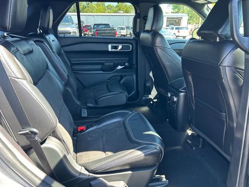 Used 2022 Ford Explorer ST image 21