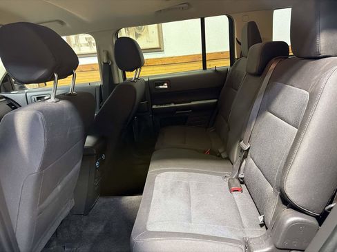 Used 2019 Ford Flex SE image 23