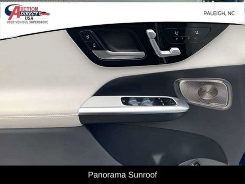 Used 2023 Mercedes-Benz GLC 300 image 11