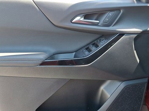 Used 2025 Chevrolet Equinox LT w/ Safety and Technology Package FWD image 14