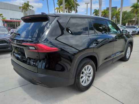 Used 2024 Toyota Grand Highlander XLE image 8