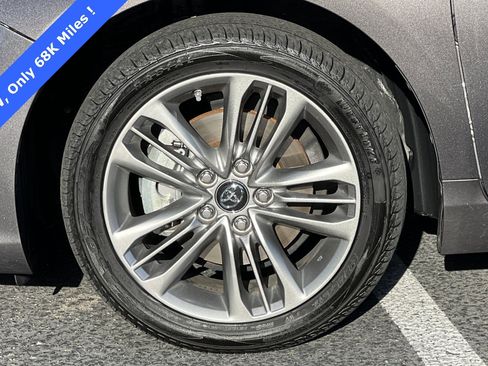Used 2017 Toyota Camry SE image 24