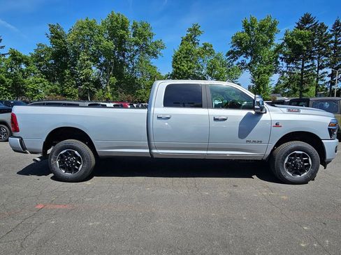 New 2026 RAM 3500 Laramie AWD/4WD image 8
