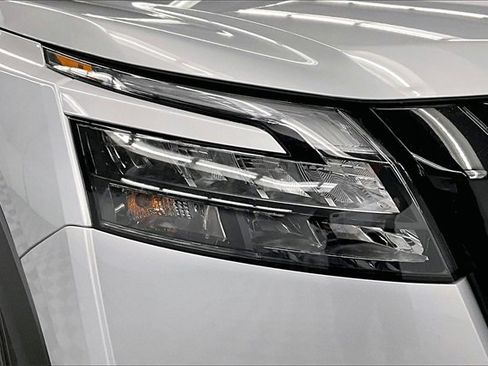 New 2025 Nissan Pathfinder SV w/ Black Appearance Package image 13