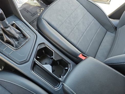 Used 2022 Volkswagen Taos SE image 23