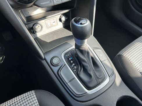 Used 2019 Hyundai Kona SE FWD image 15