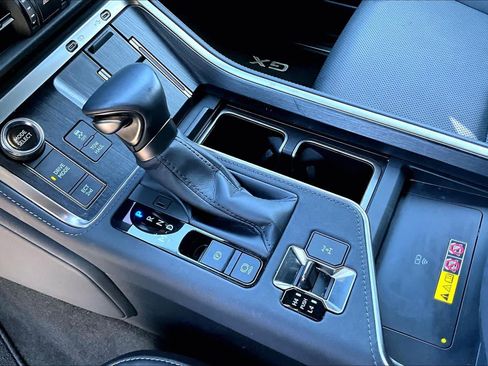 Used 2025 Lexus GX 550 w/ Accessory Package (Z1) AWD/4WD image 17