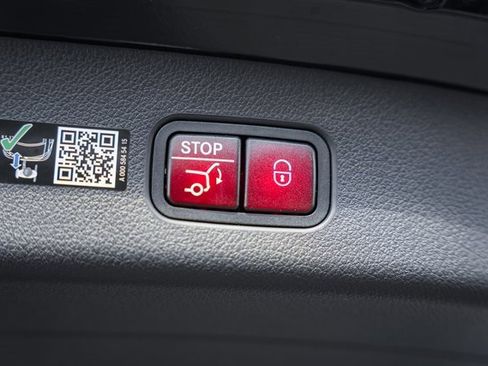 New 2025 Mercedes-Benz GLC 350e 4MATIC image 11