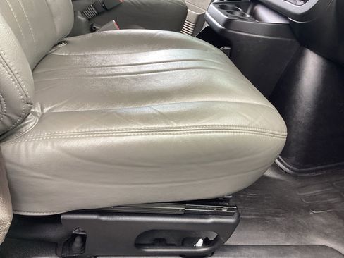 Used 2023 Chevrolet Express 3500 LS image 18