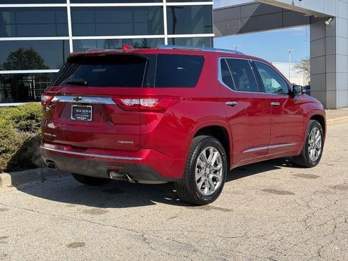 Used 2020 Chevrolet Traverse Premier AWD/4WD image 3