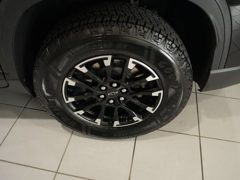 Used 2025 Chevrolet Traverse Z71 AWD/4WD image 11