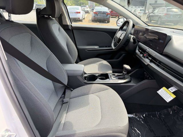 Used 2025 Kia K4 FWD image 12