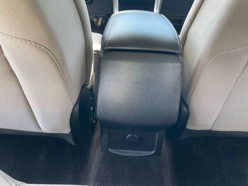 Used 2018 Ford Fusion S FWD image 26