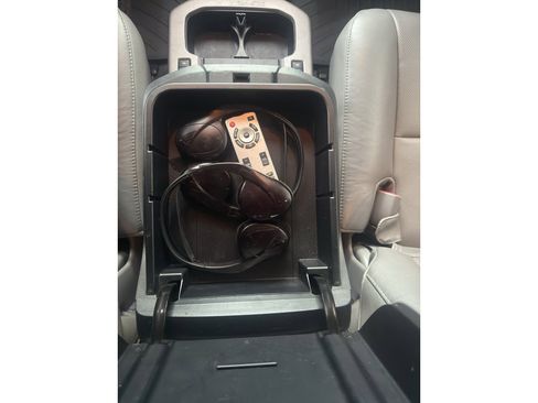 Used 2013 Toyota Sequoia Platinum image 22