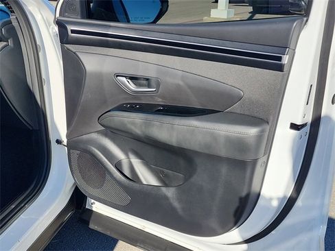 Used 2024 Hyundai Santa Cruz Limited image 16