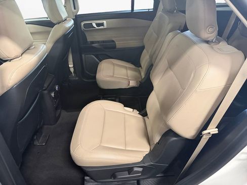 Used 2020 Ford Explorer XLT w/ Equipment Group 202A AWD/4WD image 13