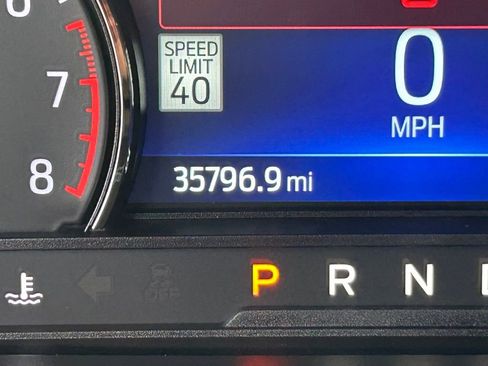 Used 2022 Ford Explorer XLT w/ Equipment Group 202A image 39