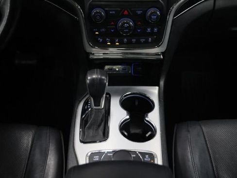 Used 2018 Jeep Grand Cherokee Summit AWD/4WD image 39