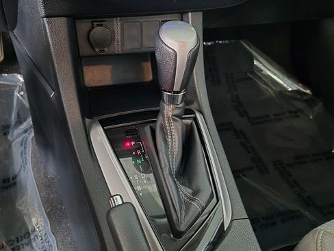 Used 2016 Toyota Corolla LE FWD image 13