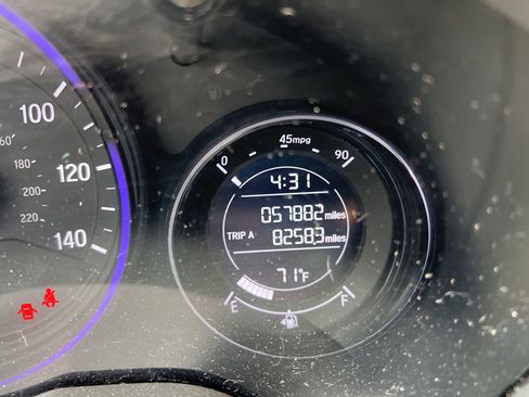 Used 2022 Honda HR-V LX image 8