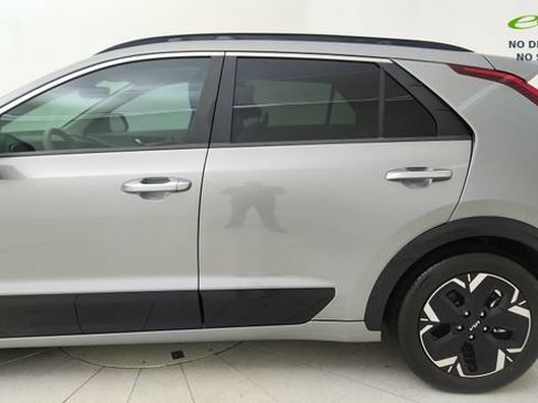 Used 2024 Kia Niro Wave w/ Wave Preserve Package FWD image 10