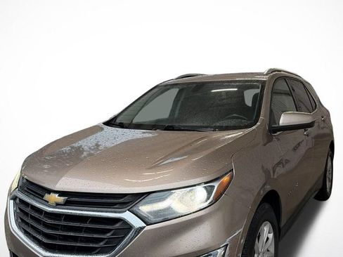 Used 2018 Chevrolet Equinox LT w/ Sun & Infotainment Package FWD image 13