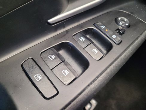 Used 2025 Hyundai Elantra SE FWD image 27