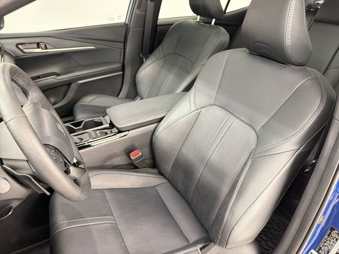 Used 2025 Toyota Camry XSE FWD image 5