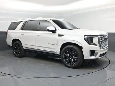 Used 2021 GMC Yukon Denali w/ Denali Premium Package RWD image 1