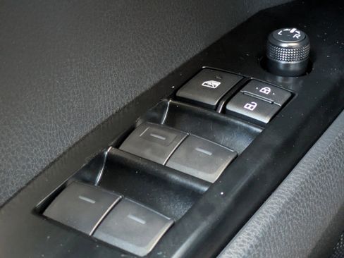Used 2025 Toyota Camry SE FWD image 23