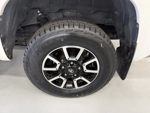 Used 2019 Toyota Tundra Limited w/ Limited Premium Package AWD/4WD image 43