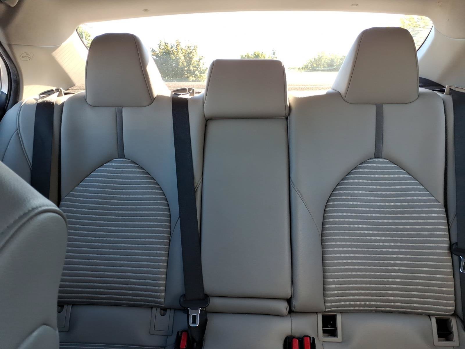 Used 2020 Toyota Camry SE FWD image 16