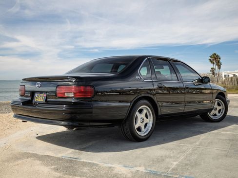 Used 1996 Chevrolet Impala SS image 5