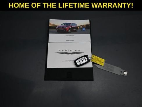 Used 2018 Chrysler Pacifica Touring-L Plus FWD image 53