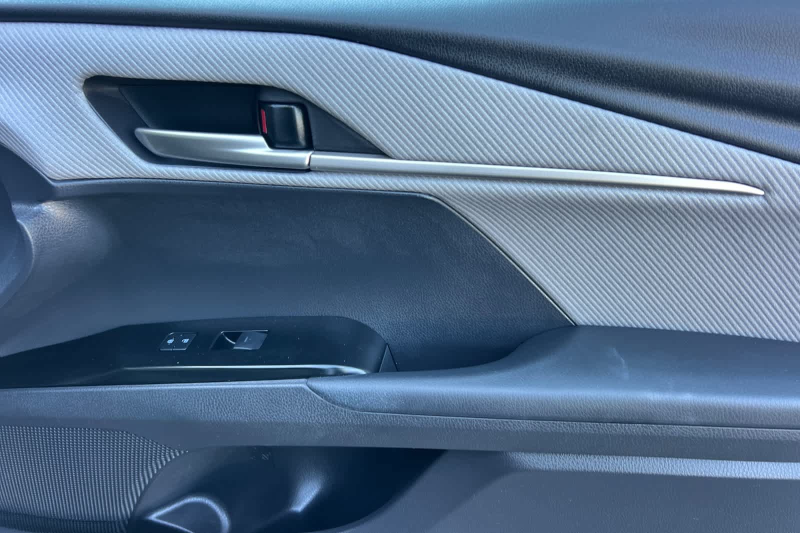 Certified 2025 Toyota Camry SE FWD image 18