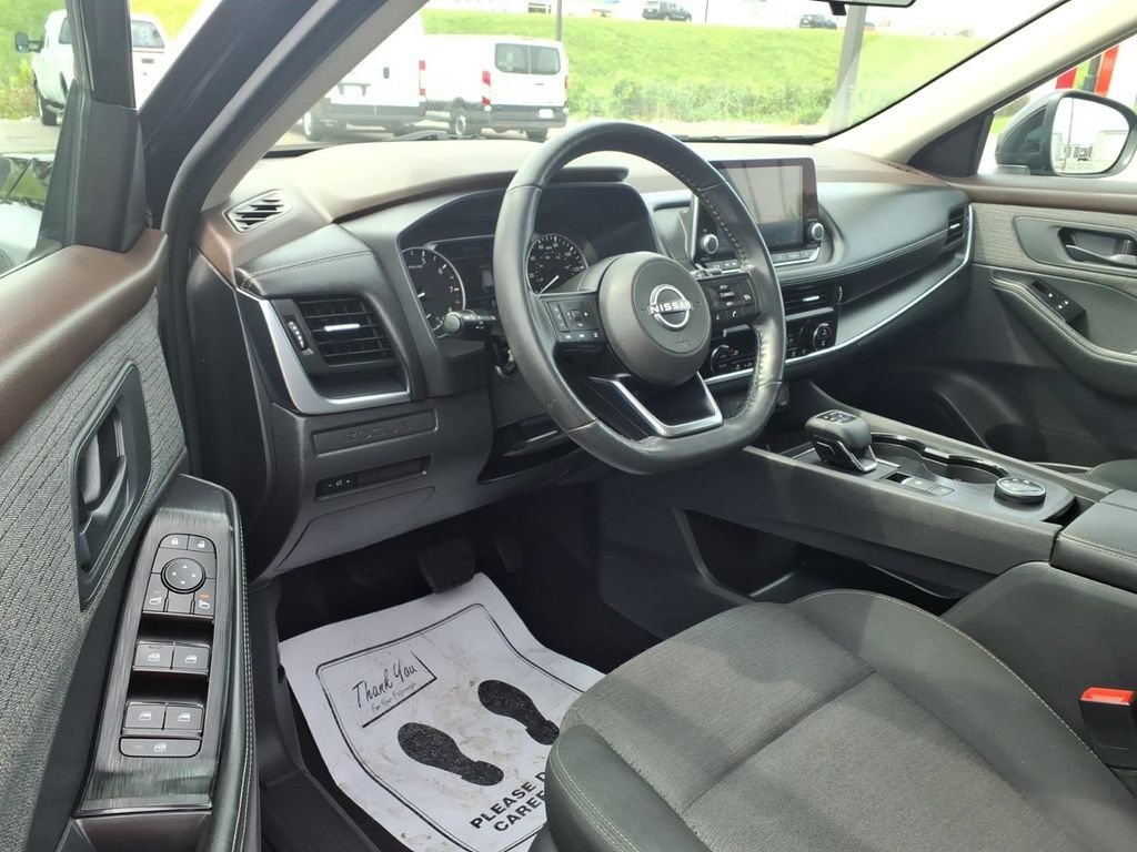 Used 2022 Nissan Rogue S AWD/4WD image 6