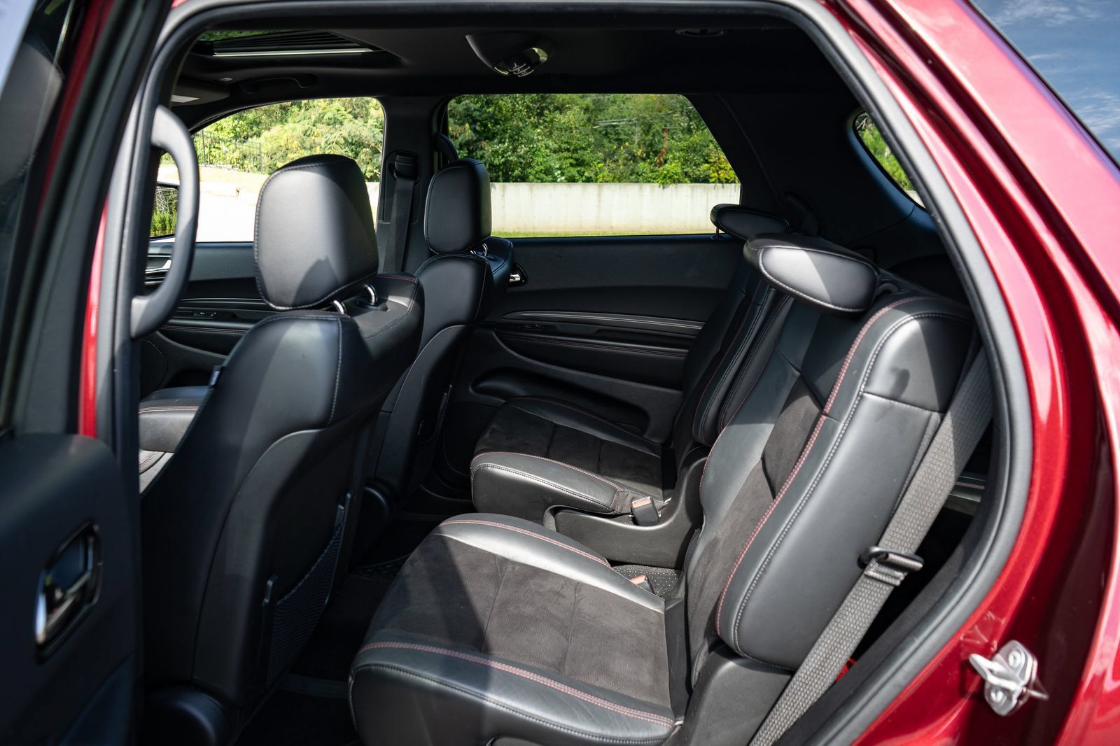 Used 2022 Dodge Durango R/T w/ Blacktop Package RWD image 19