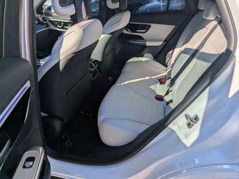 Certified 2025 Mercedes-Benz GLC 300 image 17