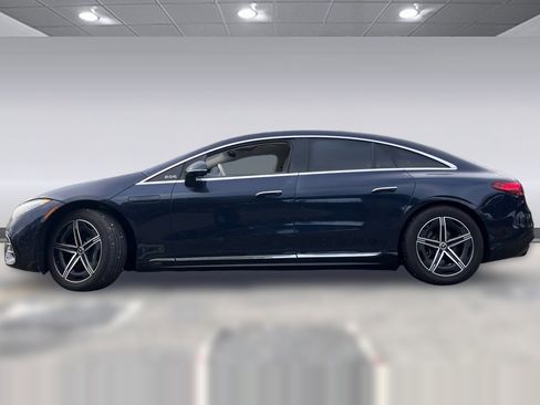Used 2023 Mercedes-Benz EQS 580 4MATIC Sedan image 2