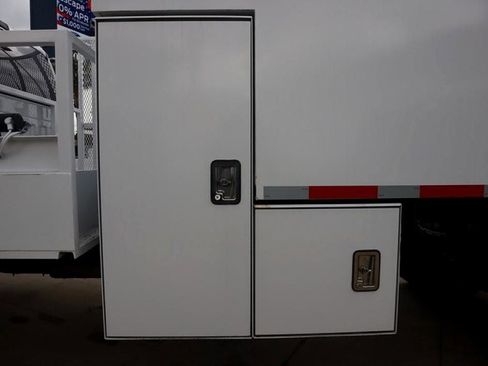 Used 2017 Ford F650 2WD SuperCab Super Duty image 21