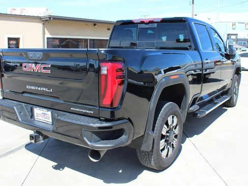 Used 2024 GMC Sierra 3500 Denali w/ Denali Reserve Package AWD/4WD image 8