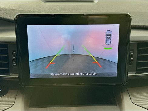 Used 2022 Ford Explorer XLT w/ Equipment Group 202A image 23