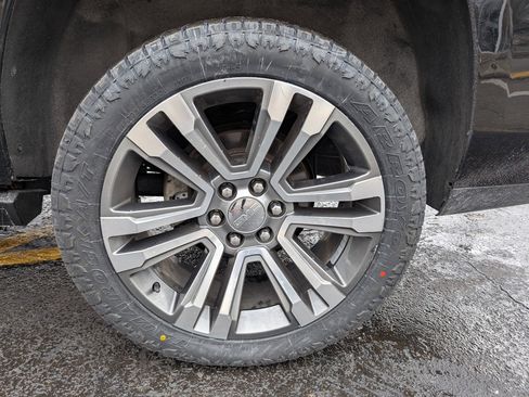 Used 2018 GMC Yukon Denali w/ Denali Ultimate Package image 12