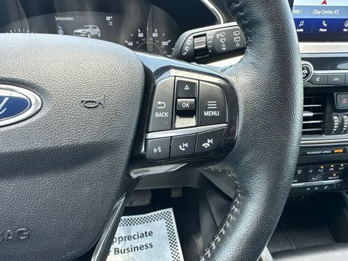 Used 2021 Ford Escape SE w/ SE Sport Appearance Package AWD/4WD image 17